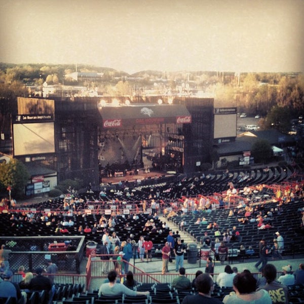 Photo prise au Oak Mountain Amphitheater par Jimmy L. le4/6/2013