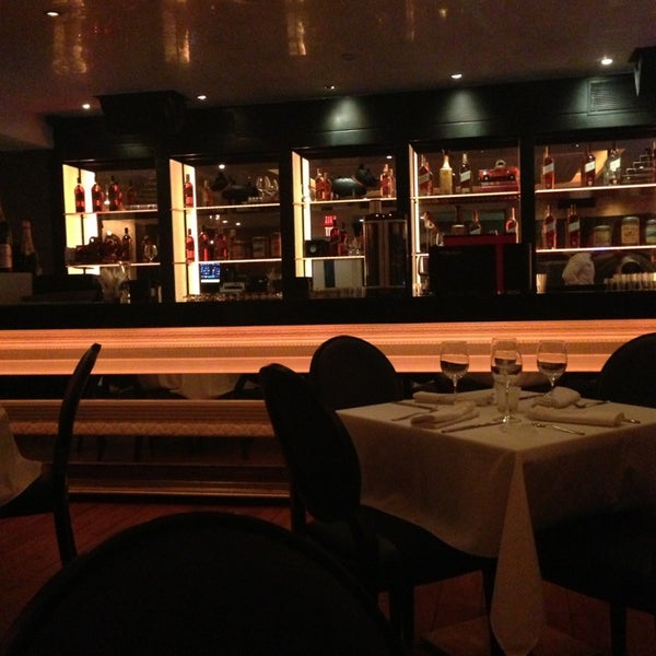 Foto diambil di Grappa Restaurant, Terrace &amp; Supper Club oleh Lily M. pada 4/11/2013