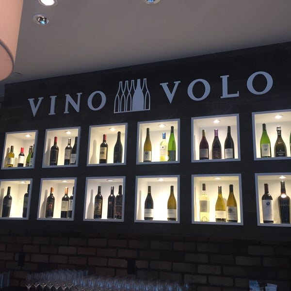 รูปภาพถ่ายที่ Vino Volo Wine Bar โดย Bob C. เมื่อ 6/8/2016