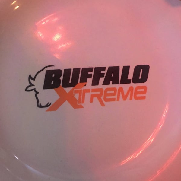 Foto tirada no(a) Buffalo Xtreme por Hector T. em 12/9/2016