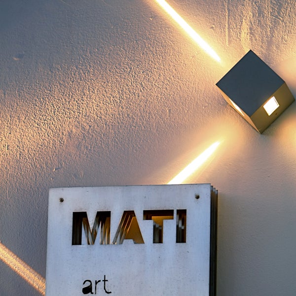 Foto tirada no(a) MATI Art Gallery por MATI Art Gallery em 5/22/2015