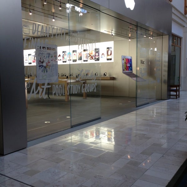 Apple Park Meadows 8405 Park Meadows Center Drive