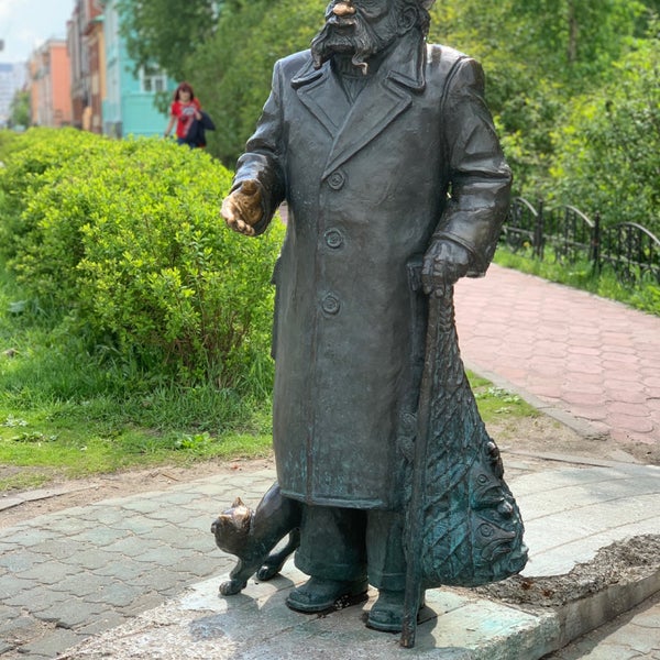 Памятник писахову в архангельске. Памятник Степану Писахову. Степан Писахов памятник в Архангельске. Памятник писателю Писахову в Архангельске.