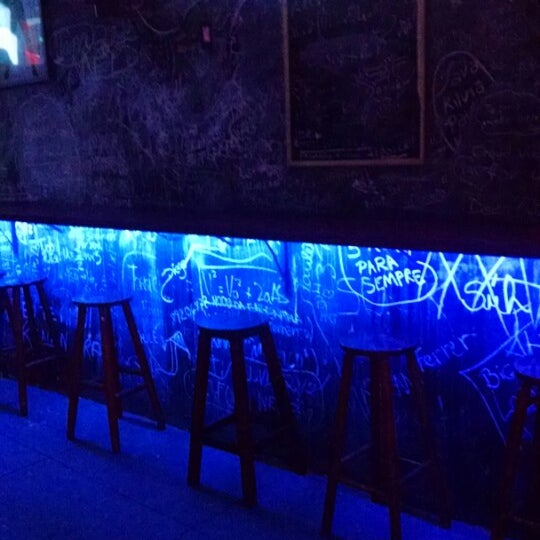 2/8/2015 tarihinde Marcus V.ziyaretçi tarafından 5inco Shot Bar'de çekilen fotoğraf