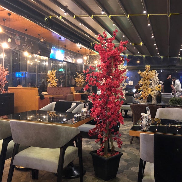 Foto diambil di Senso Cafe &amp; Restaurant oleh Aaaa pada 2/10/2019