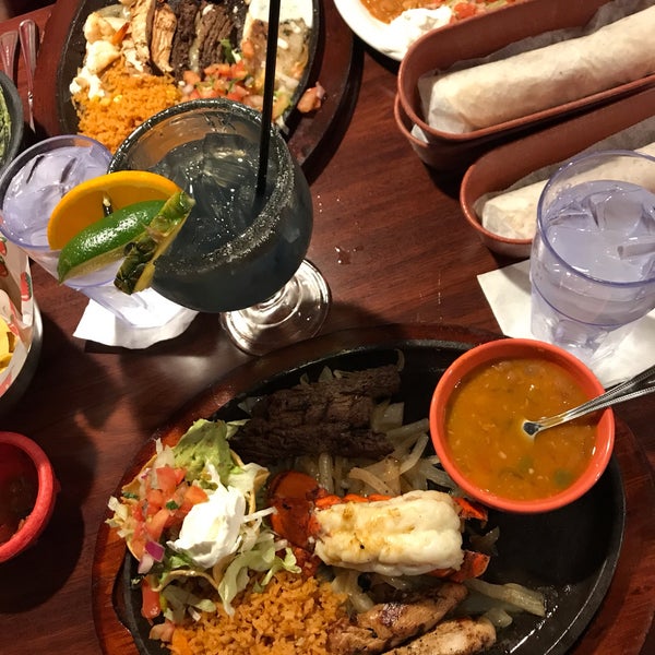 Foto scattata a K-Macho&#39;s Mexican Grill and Cantina da Tatiana R. il 4/13/2019