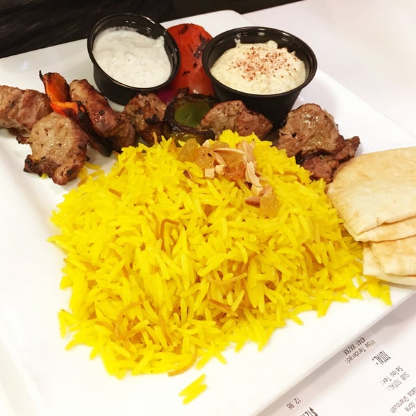 5/25/2016에 Roger M.님이 Sahara Taste of the Middle East에서 찍은 사진
