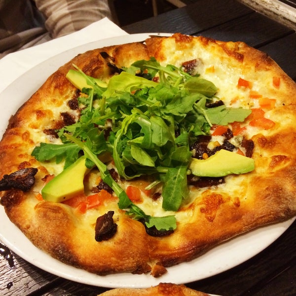 8/16/2015 tarihinde Roger M.ziyaretçi tarafından The Haven Pizzeria'de çekilen fotoğraf