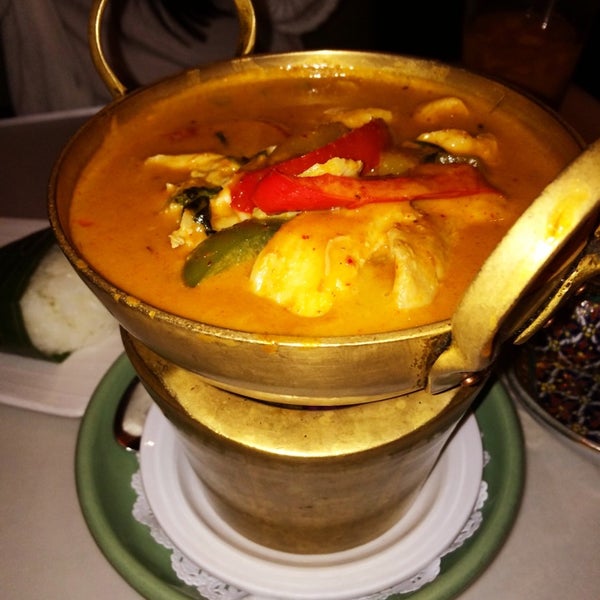 Photo taken at Amarin Thai Restaurant by Roger M. on 8/27/2014