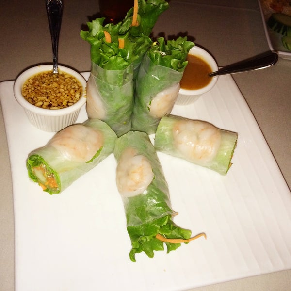 Снимок сделан в Amarin Thai Restaurant пользователем Roger M. 3/21/2015
