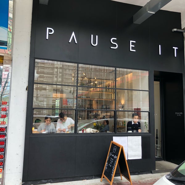 Photo taken at PAUSE IT by Roger M. on 4/1/2019