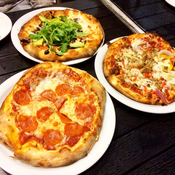 Снимок сделан в The Haven Pizzeria пользователем Roger M. 8/16/2015