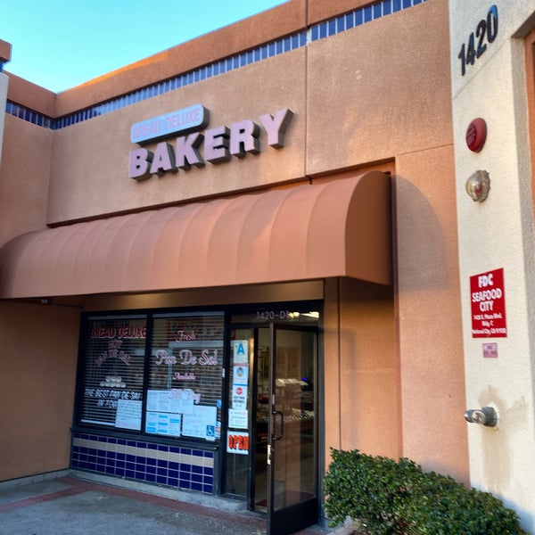 Bread Deluxe Bakery 1420 E Plaza Blvd