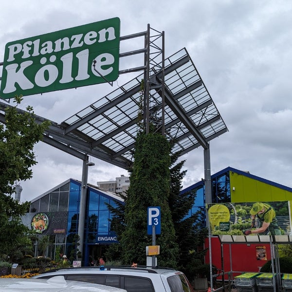 Photo taken at Pflanzen-Kölle by Tibbo D. on 8/1/2023