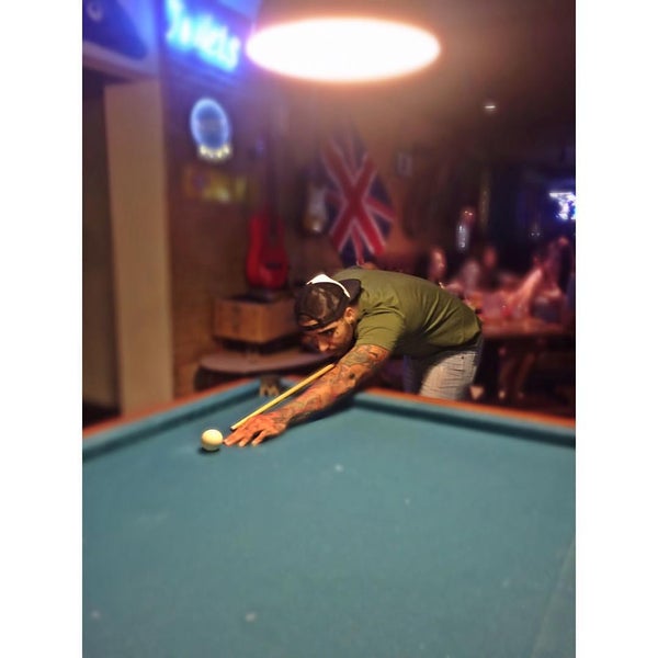 9/27/2015 tarihinde Hudson C.ziyaretçi tarafından Underground Sports Bar'de çekilen fotoğraf
