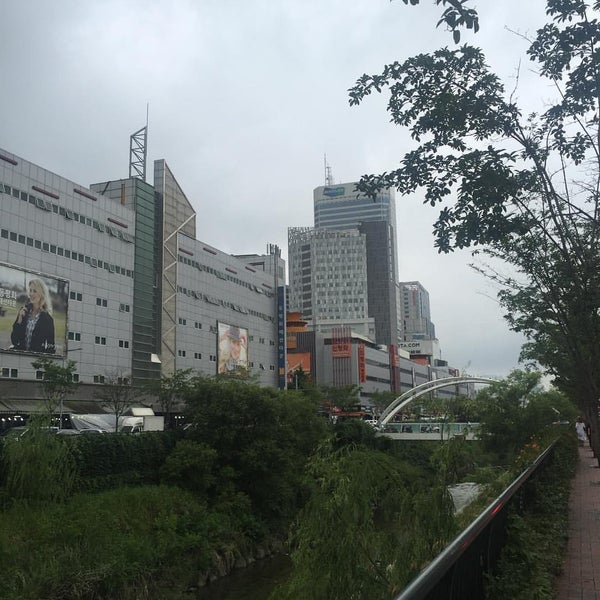 동대문 신발상가 B동 - 종로구에서 신발 매장일 동대문 신발상가 B동 - 종로구에서 신발 매장일