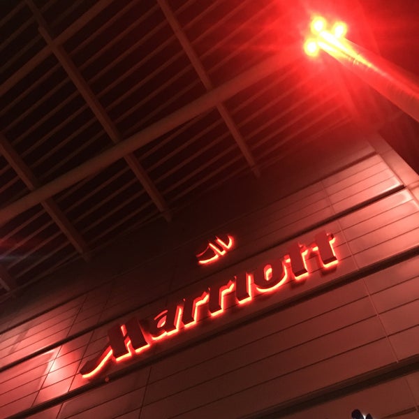 Foto tirada no(a) London Heathrow Marriott Hotel por Atti L. em 11/29/2019