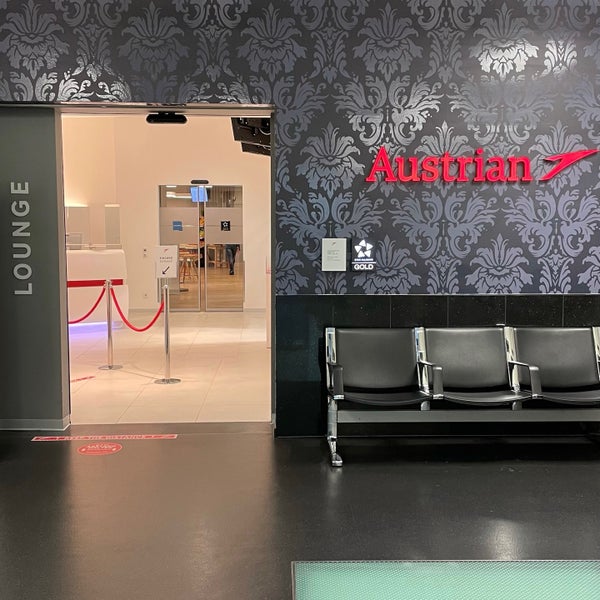 Снимок сделан в Austrian Airlines Business Lounge | Schengen Area пользователем Atti L. 9/24/2021