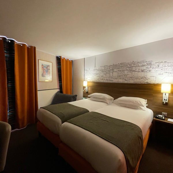 Снимок сделан в Holiday Inn Paris - Montmartre пользователем Atti L. 8/6/2022