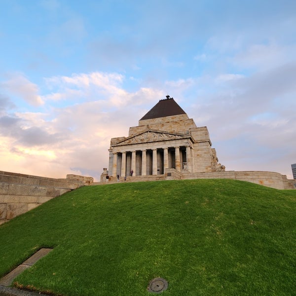 Photo taken at Shrine of Remembrance by Carlos R. on 5/3/2023
