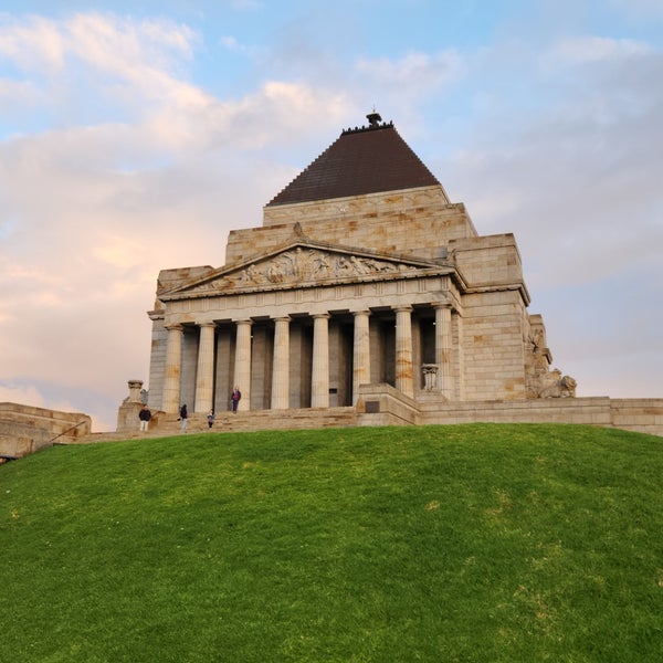 Photo taken at Shrine of Remembrance by Carlos R. on 5/3/2023