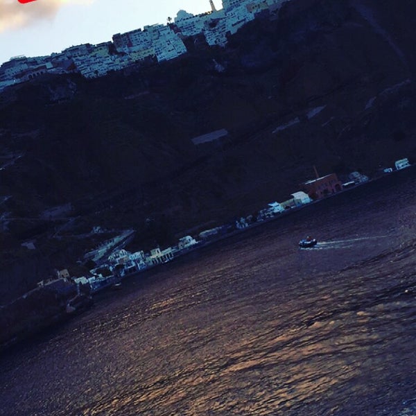 Foto scattata a Buddha-Bar Beach Santorini da Erhan O. il 11/5/2017
