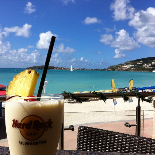 12/28/2012 tarihinde Tea L.ziyaretçi tarafından Hard Rock Cafe St. Maarten'de çekilen fotoğraf