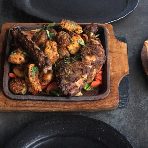 6/11/2017 tarihinde Louise H.ziyaretçi tarafından Rasoi - Indian Cuisine'de çekilen fotoğraf