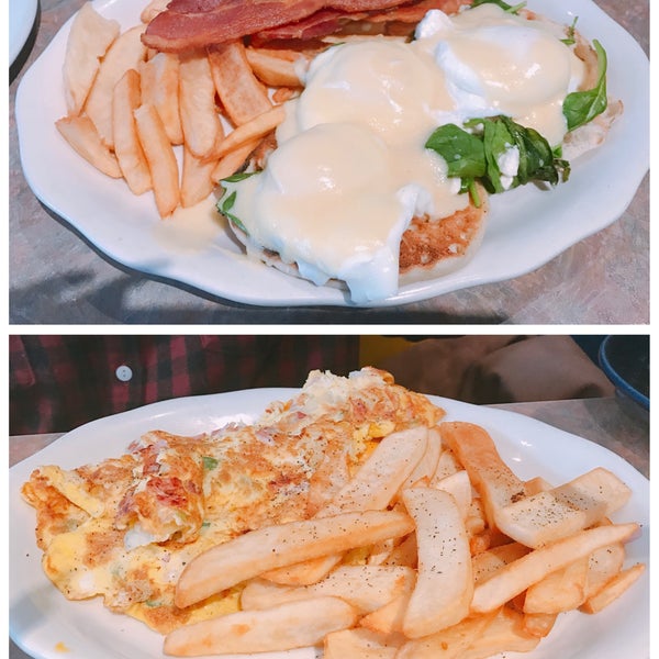 I had the eggs Benedict Florentine and my bf had the western omelette. We felt both lacked some seasoning but were good filling meals.