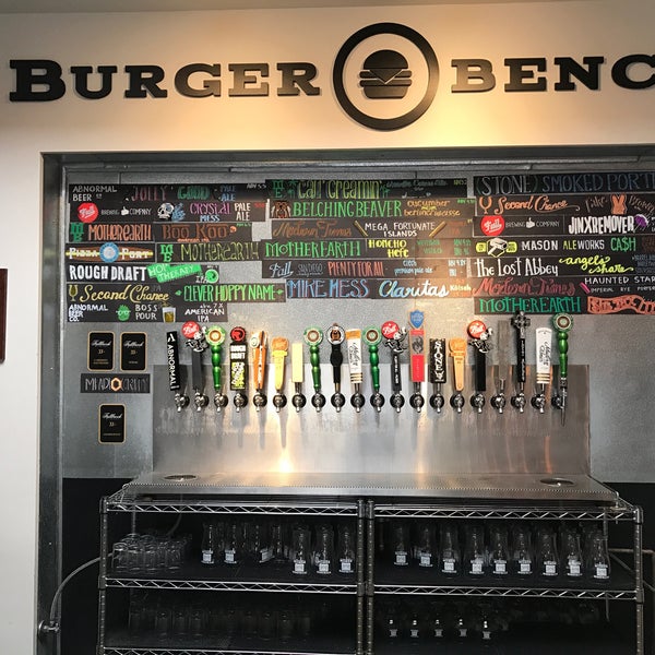 1/10/2017 tarihinde Christopher W.ziyaretçi tarafından Burger Bench'de çekilen fotoğraf