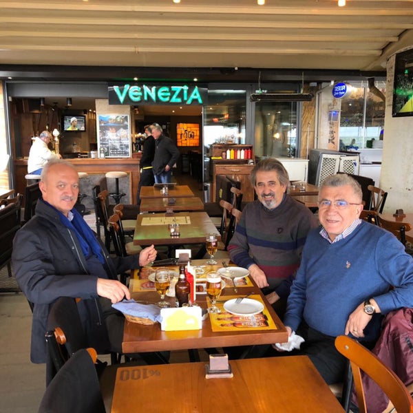 3/29/2018 tarihinde Kürşat S.ziyaretçi tarafından Venezia Cafe'de çekilen fotoğraf