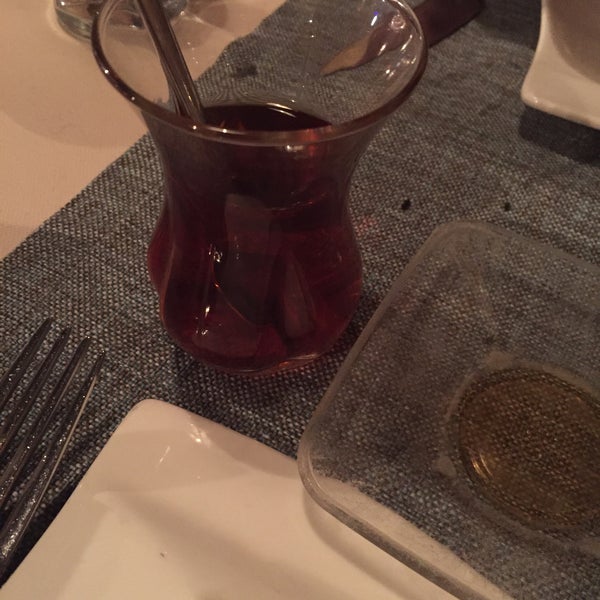 Das Foto wurde bei Ziyaret Restaurant &amp; Ocakbaşı von Oğuzhan K. am 1/16/2017 aufgenommen