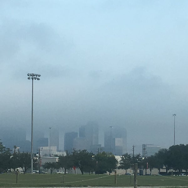 รูปภาพถ่ายที่ University of Houston โดย Ghazal เมื่อ 10/10/2017