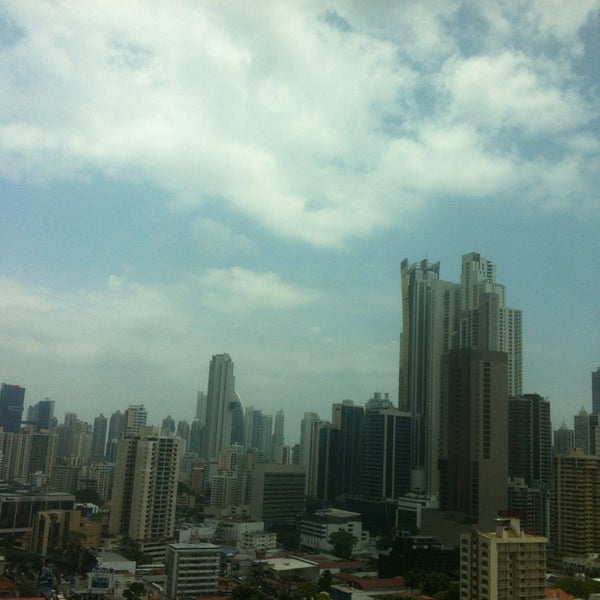 Foto tirada no(a) Marriott Executive Apartments Panama City por Rodrigo A. em 4/3/2013