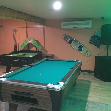 Photo taken at Prive Pool Hall West Palm Beach by Alan W. on 8/6/2015