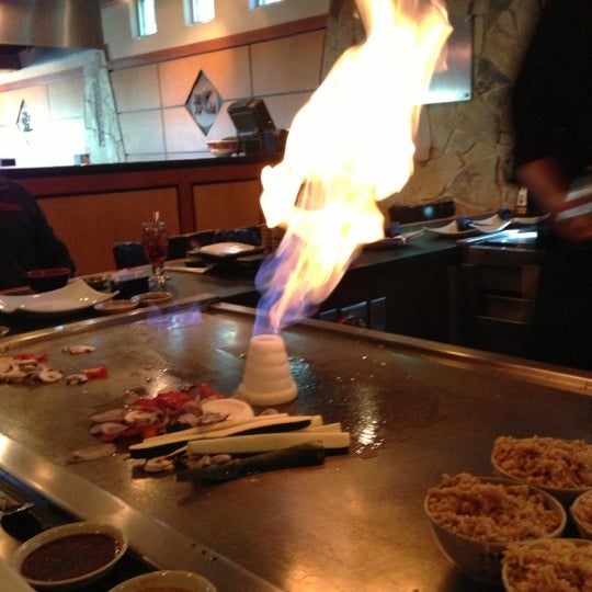 11/6/2012 tarihinde Cynthia N.ziyaretçi tarafından Musashi&#39;s Japanese Steakhouse'de çekilen fotoğraf