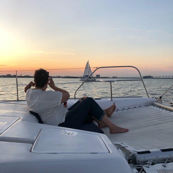 Foto tirada no(a) OM Sailing Charters LLC por libby em 9/15/2019