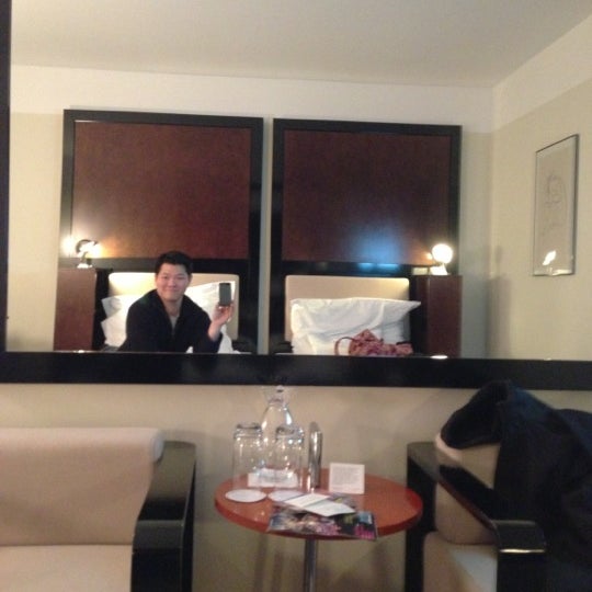 11/13/2012 tarihinde Jae Y.ziyaretçi tarafından Hotel Maximilian'de çekilen fotoğraf