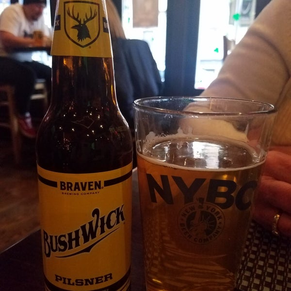 3/10/2019 tarihinde Melissa K.ziyaretçi tarafından The New York Beer Company'de çekilen fotoğraf