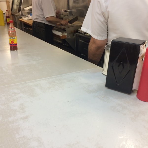 5/3/2015 tarihinde Kristi K.ziyaretçi tarafından Diner Grill'de çekilen fotoğraf