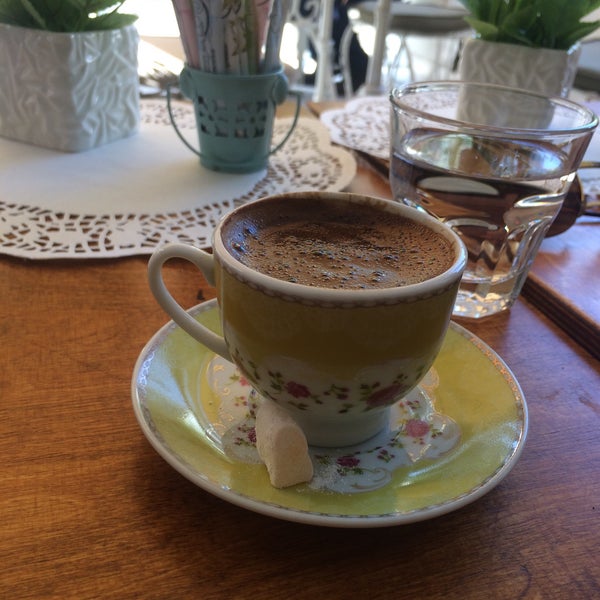 Снимок сделан в Tea &amp; Pot пользователем Nesligül Ç. 10/4/2015