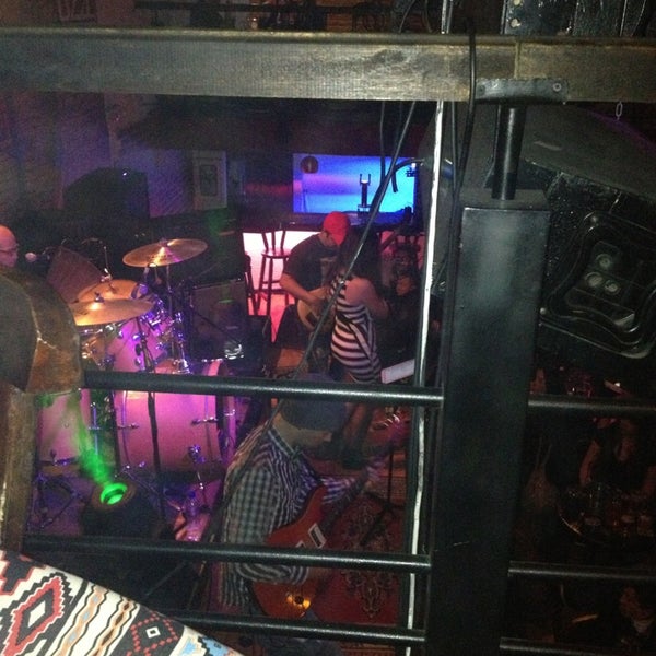 Photo taken at Ozzy Bar Rock by Oscar Mauricio D. on 7/14/2013