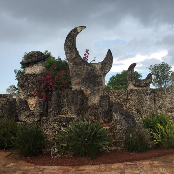 9/6/2015 tarihinde Gulnaz N.ziyaretçi tarafından Coral Castle'de çekilen fotoğraf