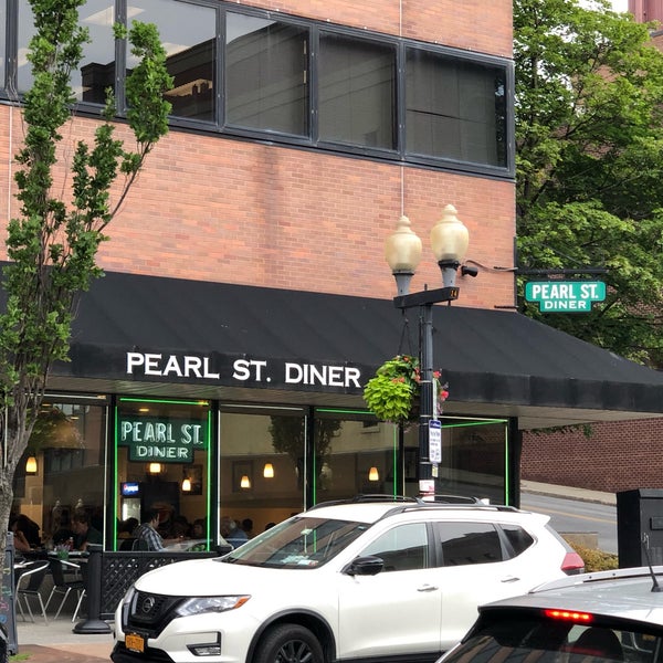 Foto tirada no(a) Pearl Sreet Diner por Justin M. em 7/19/2019