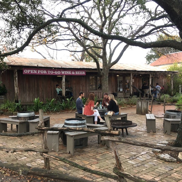 1/24/2021 tarihinde The Ranch F.ziyaretçi tarafından The Grapevine Texas Wine Bar'de çekilen fotoğraf