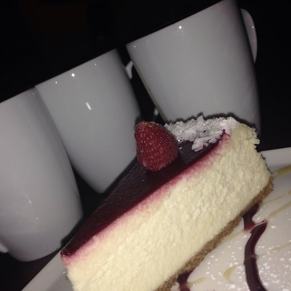 Foto tomada en Heaven Sent Desserts  por Angelina G. el 1/21/2015