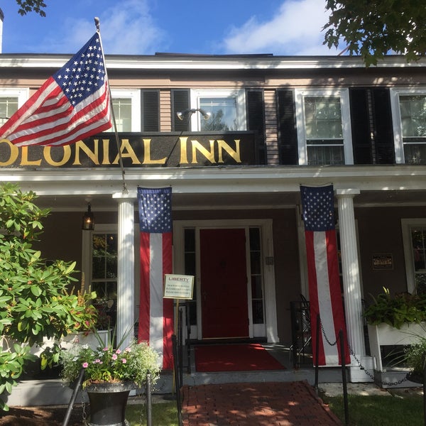 9/19/2015 tarihinde Lauren M.ziyaretçi tarafından Colonial Inn'de çekilen fotoğraf