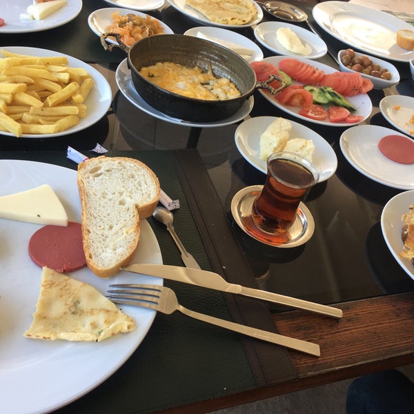 Foto diambil di Medcezir Restaurant oleh ..&quot;Müjjj . pada 5/4/2019