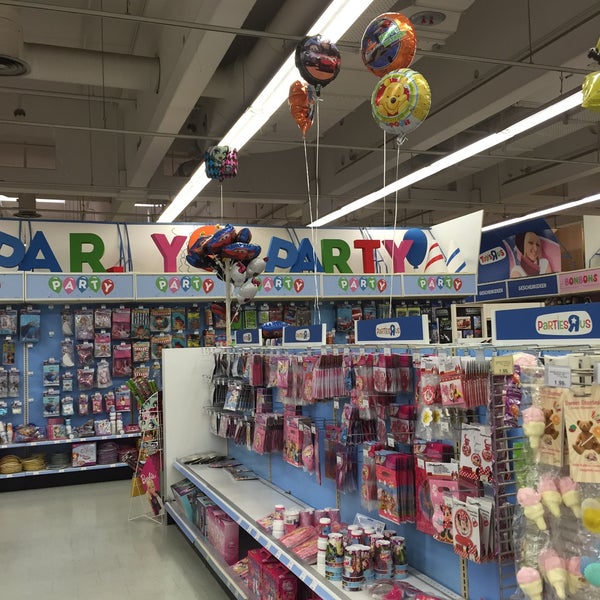 Photos At Toys R Us Now Closed Holweide 2 Tips From 229 Visitors