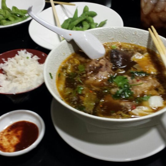 Снимок сделан в Zenshin Asian Restaurant пользователем Shelly C. 6/18/2013